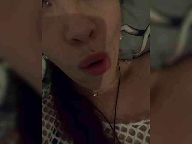 Kira1989 webcam