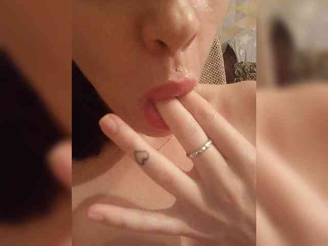 Kira1989 webcam