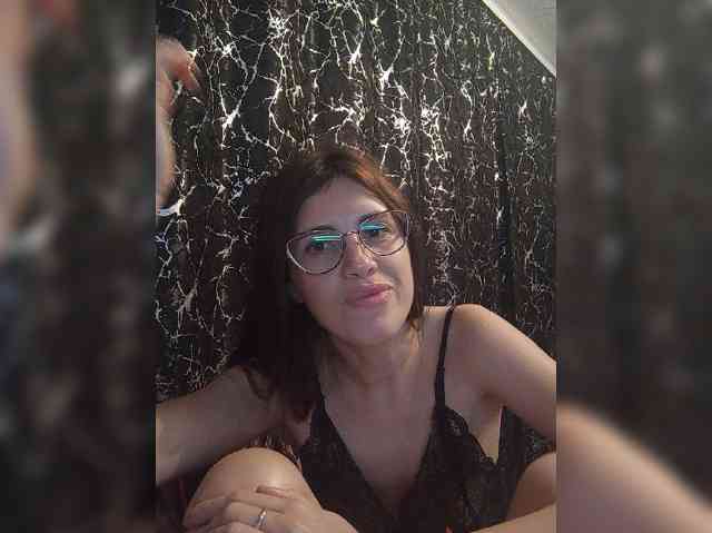 Kira1989 Live Webcam on BongaCams