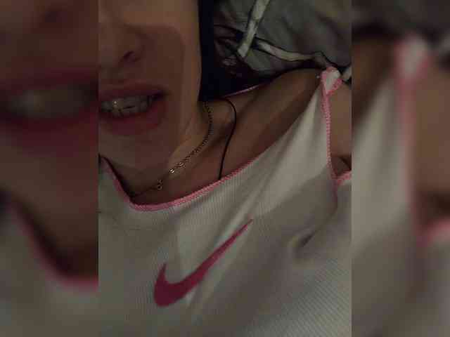 Kira1989 webcam