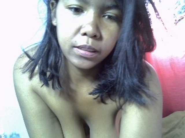 NyHot, en directo ahora en BongaCams
