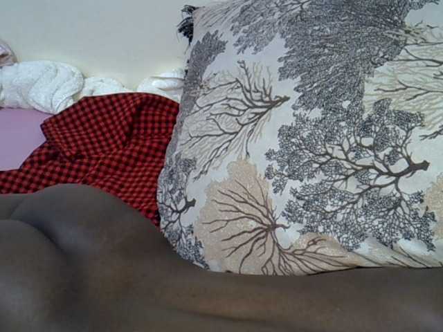 Sweetwn — live female cam