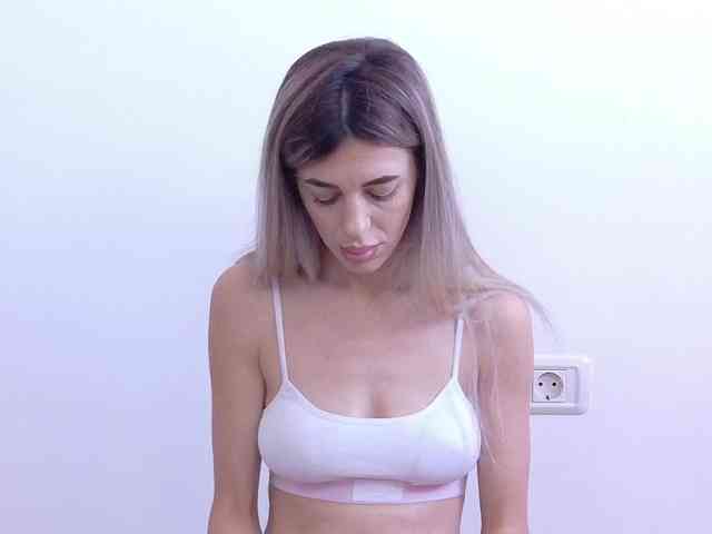 IvyNoir webcam