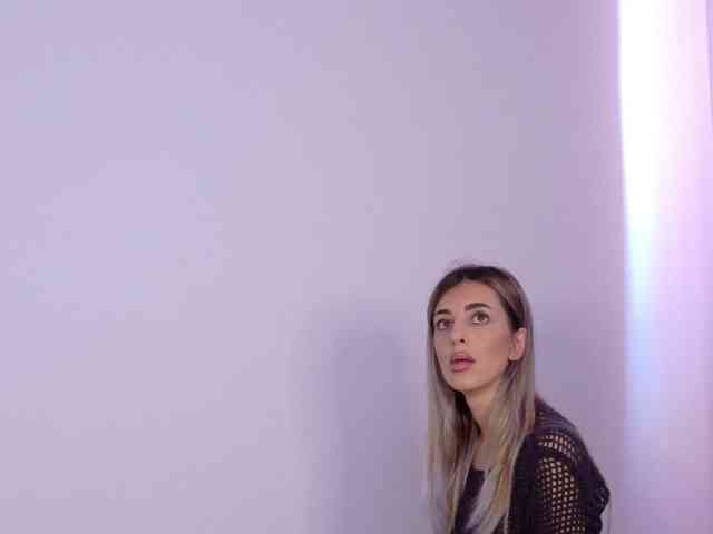 IvyNoir webcam