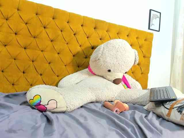 Hellen-Michelle Live Webcam on BongaCams