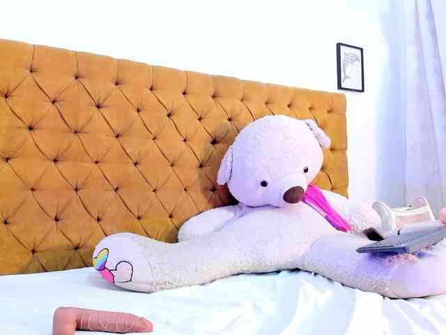 Hellen-Michelle Live Webcam on BongaCams