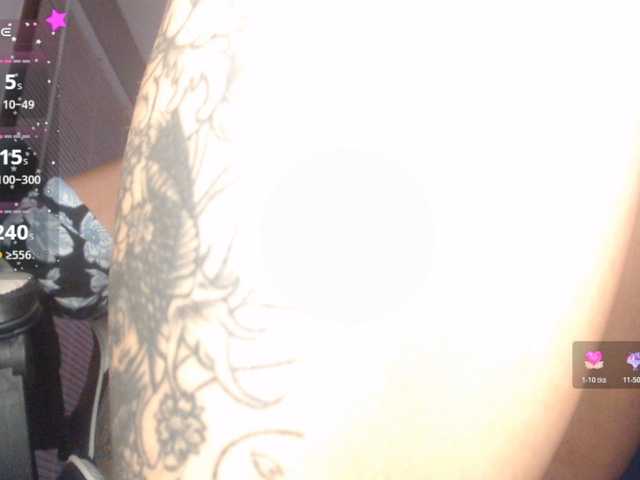 Zoe-Stone live cam on BongaCams