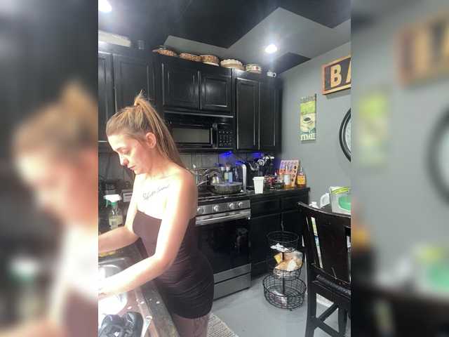 carrdii988 live cam on BongaCams