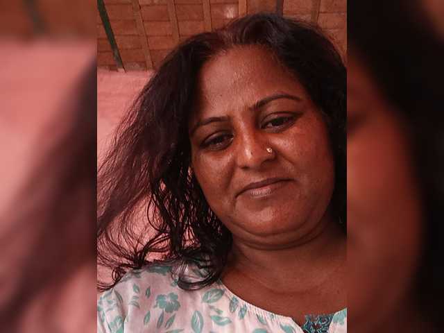 Shazia live cam preview