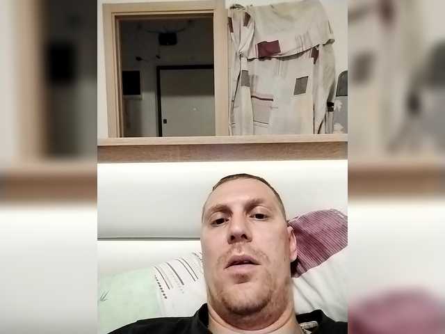 MilaNoir live cam on BongaCams