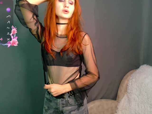 LilyNoirVibe live cam on BongaCams