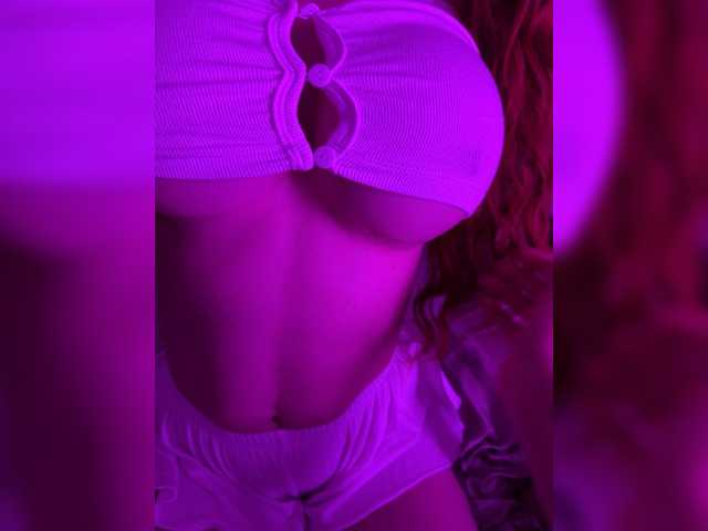 GinVstonic live cam on BongaCams