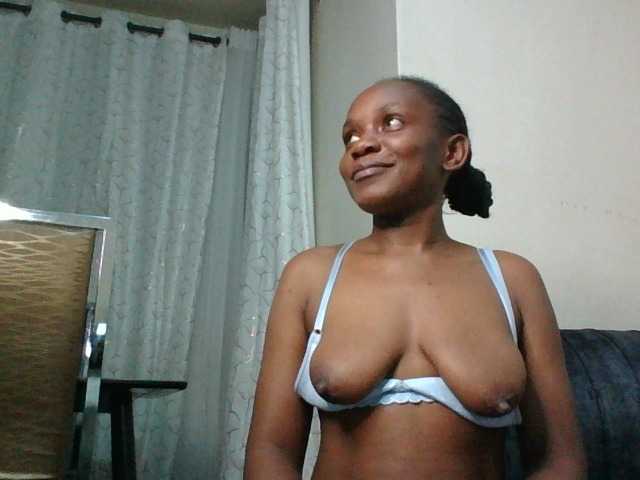 Minimochie live cam on BongaCams