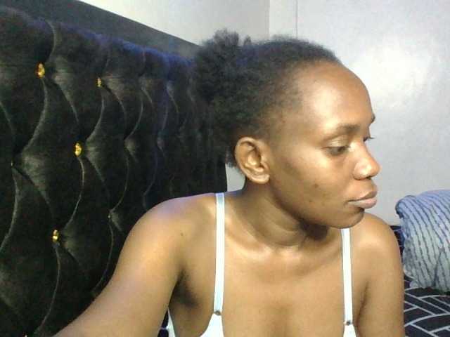 Minimochie live cam on BongaCams