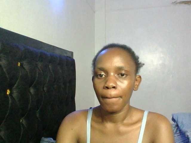 Minimochie live cam on BongaCams