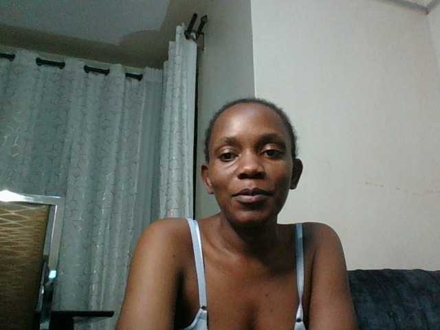 Minimochie live cam on BongaCams