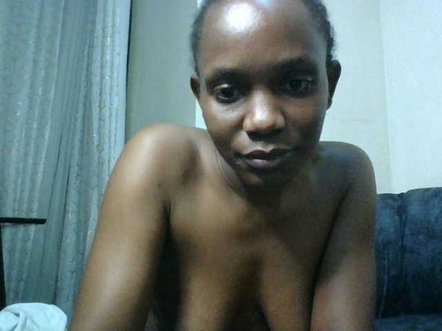 Minimochie live cam on BongaCams