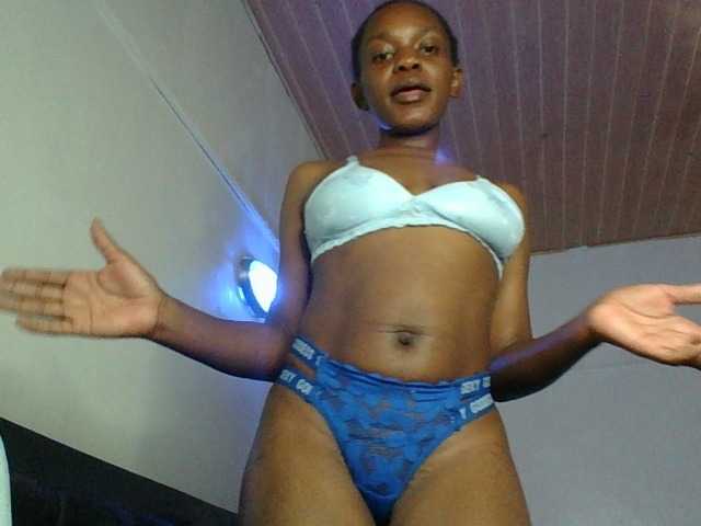 Minimochie live cam on BongaCams