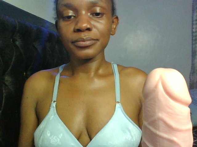 Minimochie live cam on BongaCams