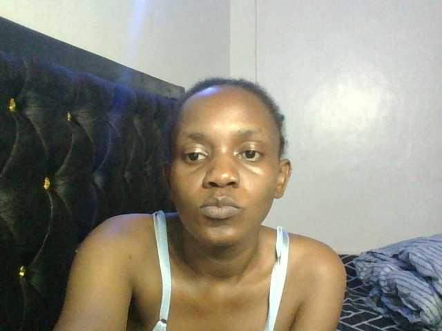 Minimochie live cam on BongaCams