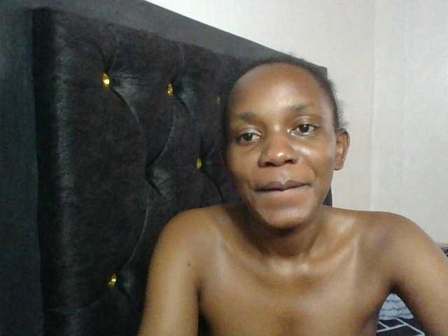 Minimochie live cam on BongaCams