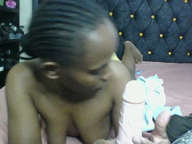 Minimochie live cam on BongaCams