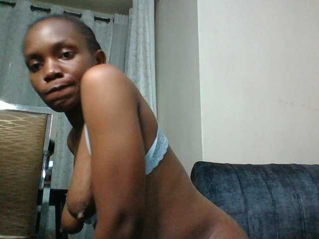 Minimochie live cam on BongaCams