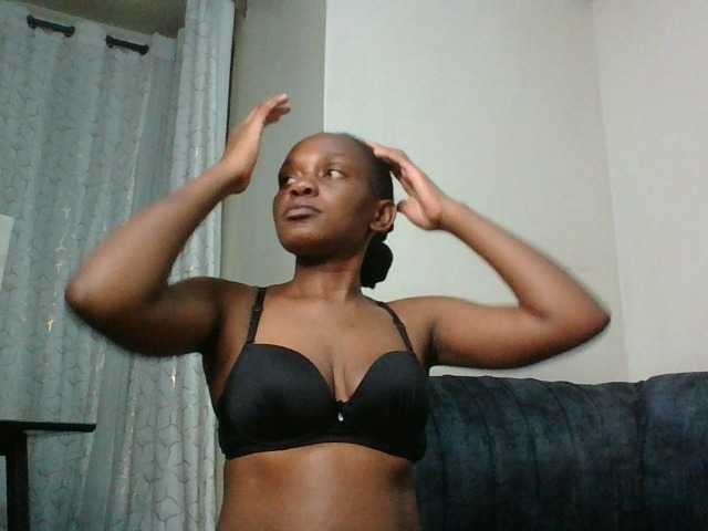 Minimochie live cam on BongaCams