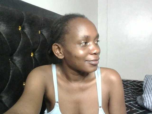 Minimochie live cam on BongaCams