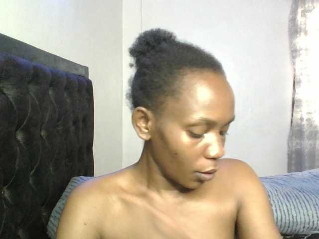 Minimochie live cam on BongaCams