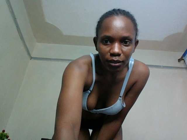 Minimochie live cam on BongaCams