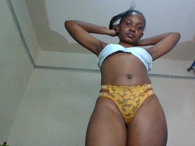 Minimochie live cam on BongaCams