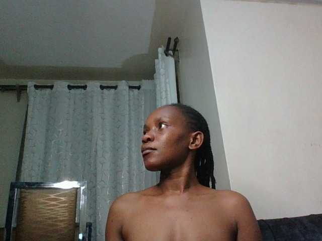 Minimochie live cam on BongaCams