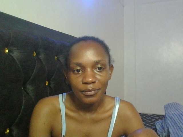 Minimochie live cam on BongaCams