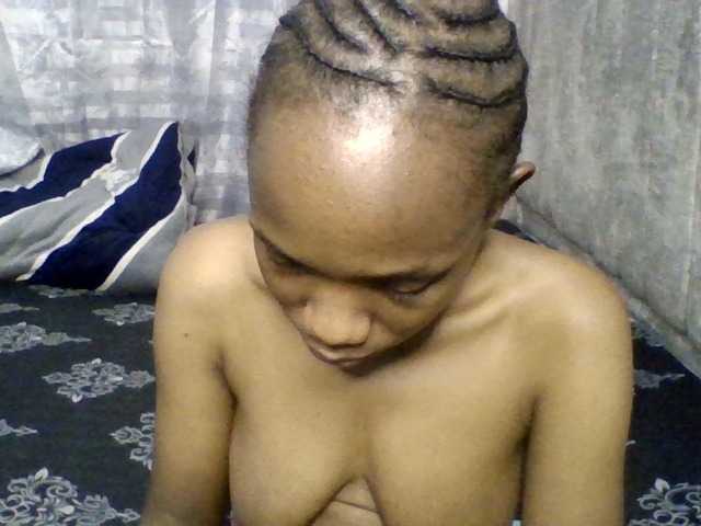 Minimochie live cam on BongaCams