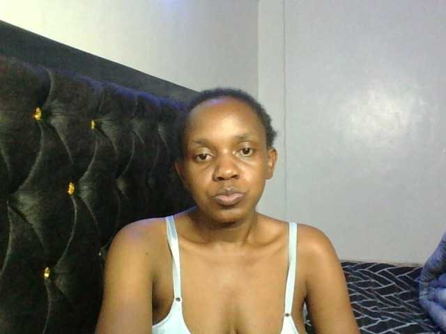 Minimochie live cam on BongaCams
