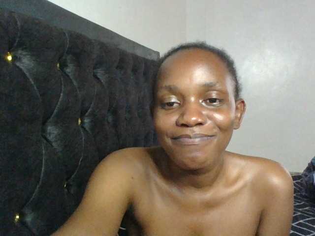 Minimochie live cam on BongaCams