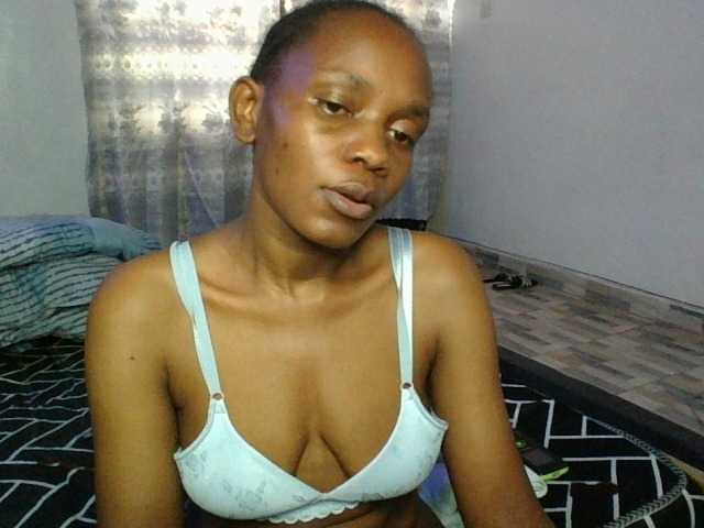 Minimochie live cam on BongaCams