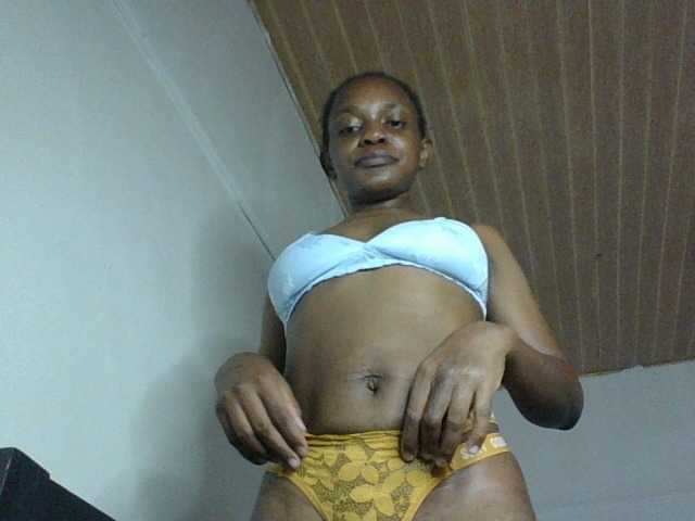 Minimochie live cam on BongaCams