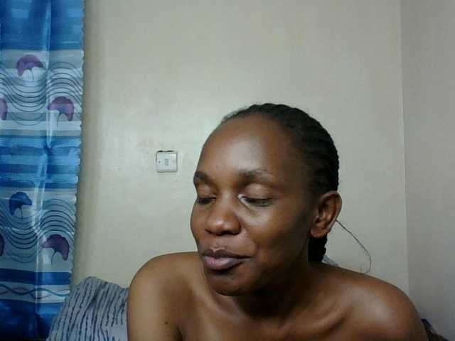 Minimochie live cam on BongaCams
