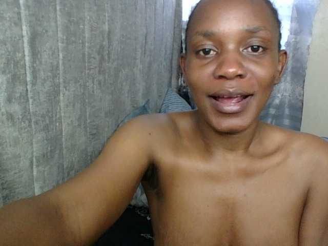 Minimochie live cam on BongaCams