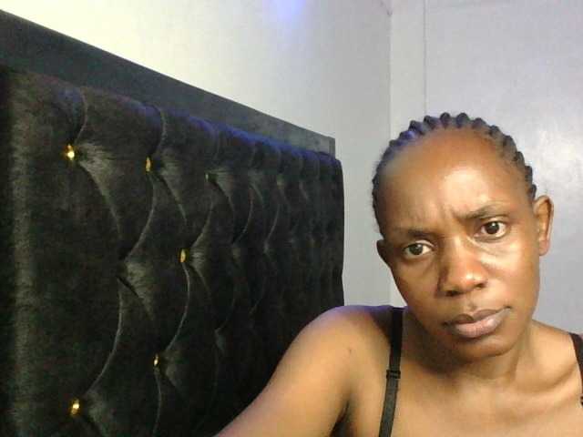 Minimochie live cam on BongaCams