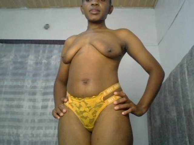 Minimochie live cam on BongaCams