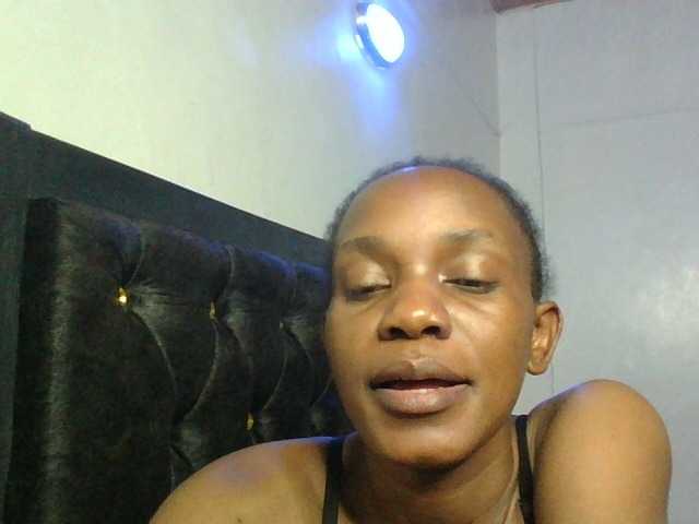 Minimochie live cam on BongaCams