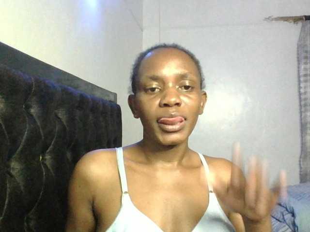 Minimochie live cam on BongaCams