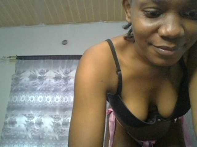 Minimochie live cam on BongaCams