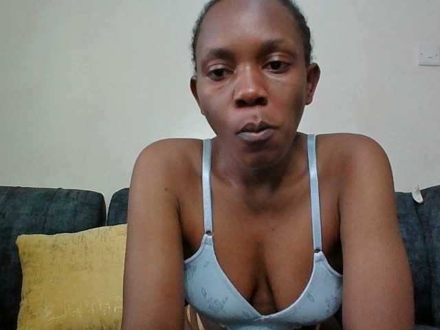 Minimochie live cam on BongaCams
