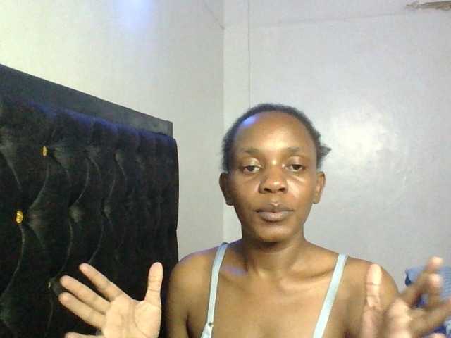 Minimochie live cam on BongaCams
