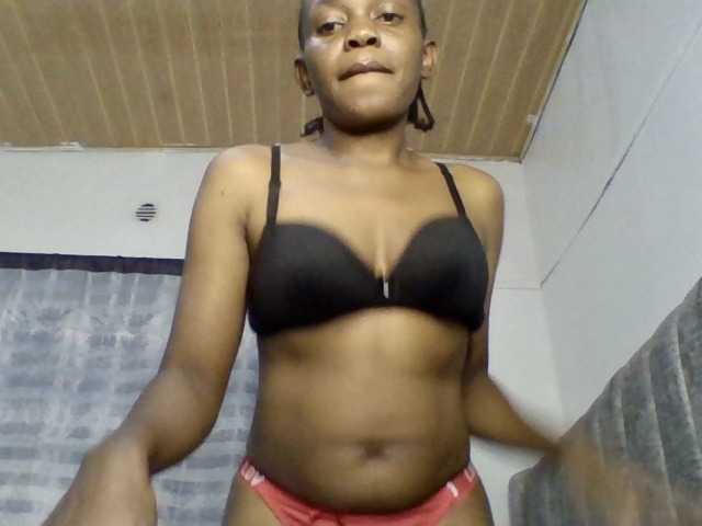 Minimochie live cam on BongaCams