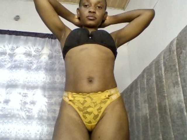 Minimochie live cam on BongaCams